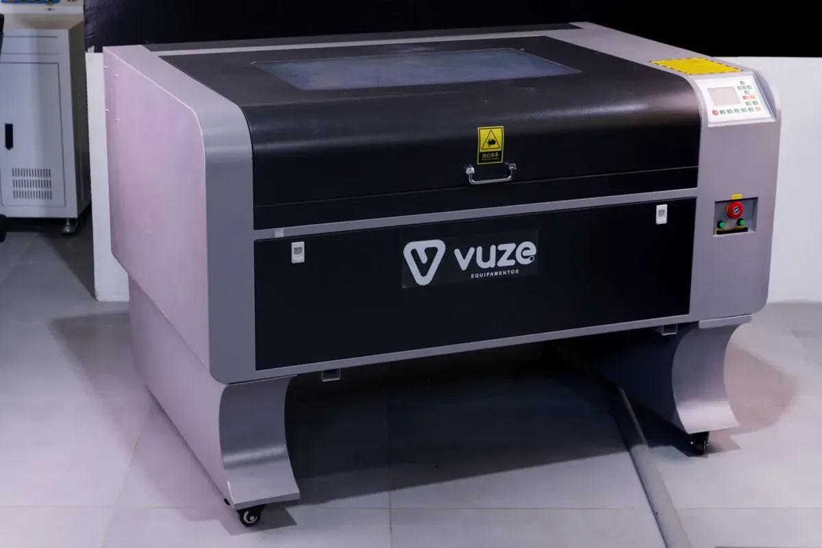 CNC Laser Vuze 10060 no showroom